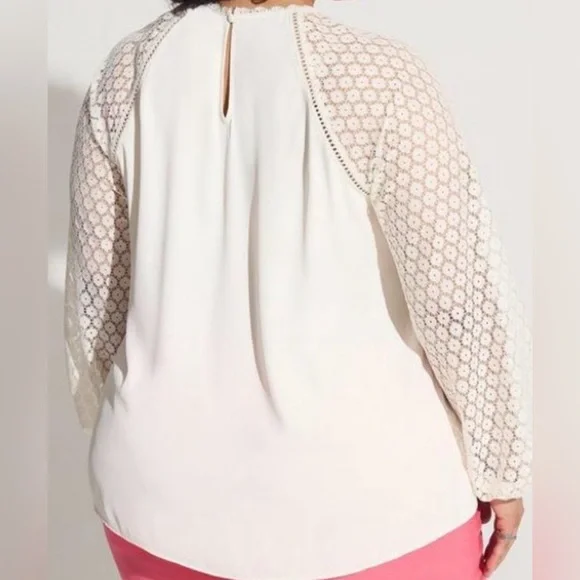 Torrid Cream Georgette Lace Mix Sleeve Top Sz 3X - Picture 2 of 7